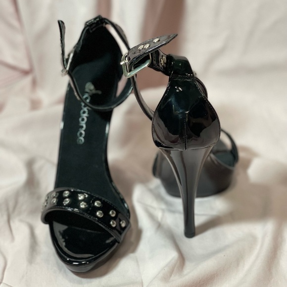 NWT Lapdance 5” black platform with open toe - Picture 2 of 4